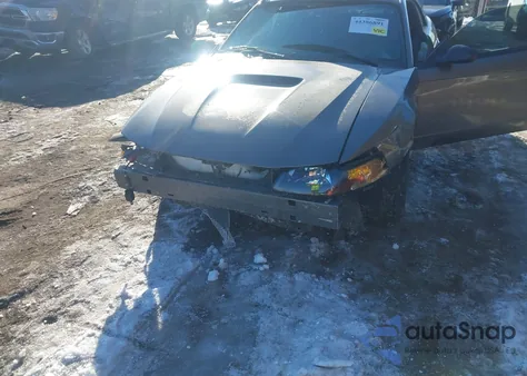 2002 Ford Mustang z USA, uszkodzony, nr VIN 1FAFP40492F141641